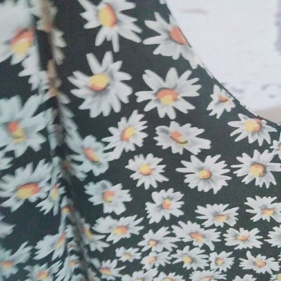 "Brandy Melville" woman's summer shirt - Picture 5 of 7